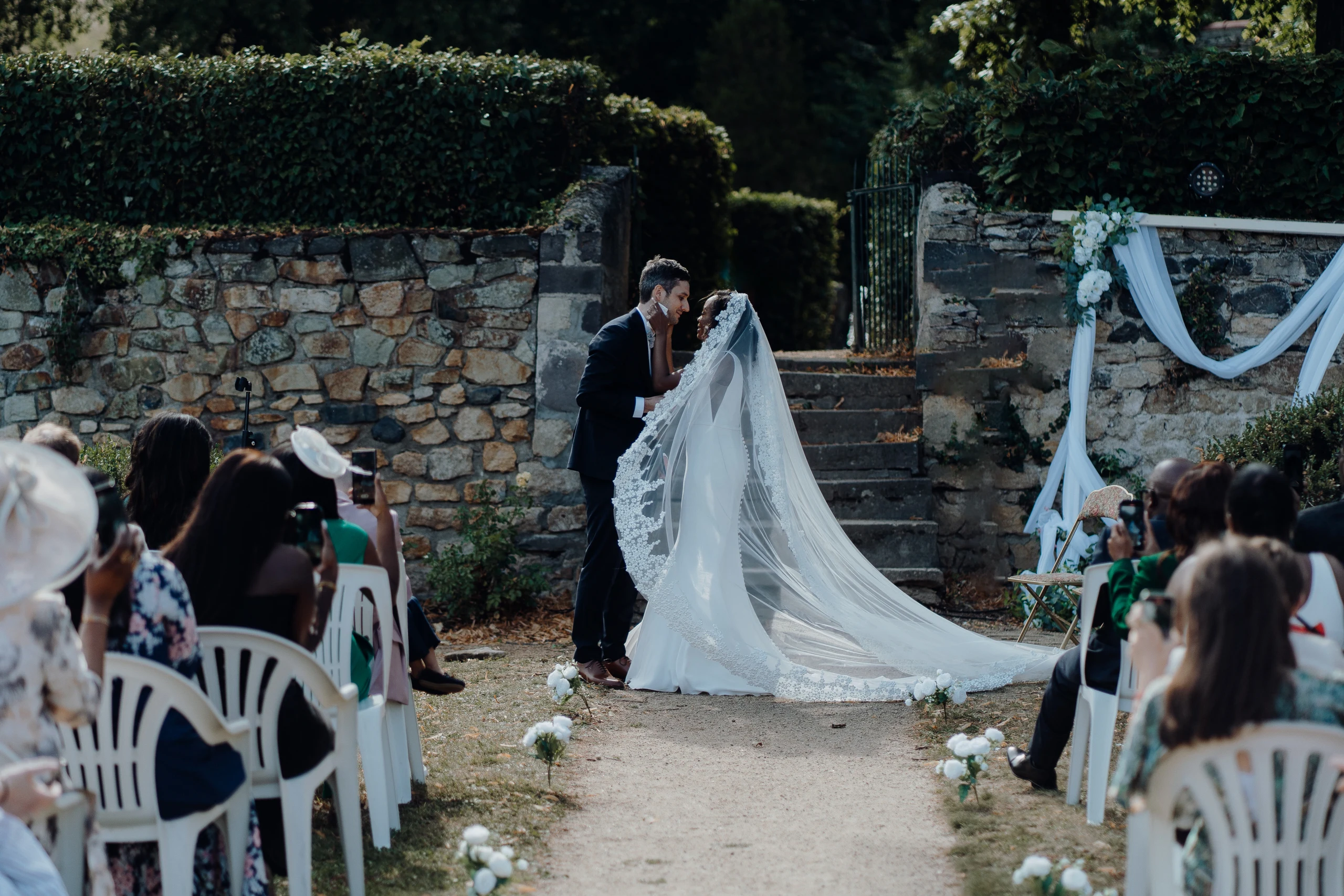 Mariage SIMÉONE + LORIS au Château de la Batisse — photo 19